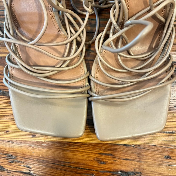 Elegant Beige Strappy Women's Heels - Picture 6 of 7
